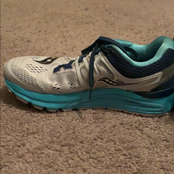 Saucony running shoes - Picture 3 of 4